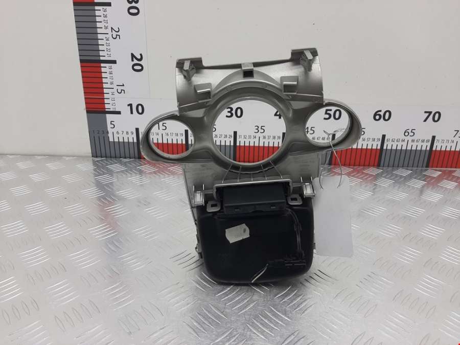 8A6118D422BFW Накладка декоративная на торпедо Ford Fiesta 6 (2008-2019) Хетчбэк 3дв. 2008г. | Фото № 2 8A6118D422BFW Накладка декоративная на торпедо Ford Fiesta 6 (2008-2019) Хетчбэк 3дв. 2008г. - Фото 2