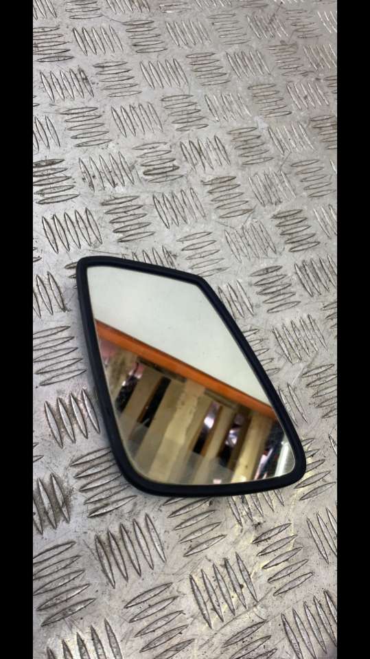 51167228611 Стекло зеркала наружного левого BMW 7 седан 2011г. | Фото № 1 51167228611 Стекло зеркала наружного левого BMW 7 седан 2011г. - Фото 1