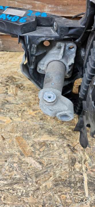 Передняя панель крепления облицовки (телевизор) Audi A4 B6 (2000-2005) 2000г. | Фото № 5 Передняя панель крепления облицовки (телевизор) Audi A4 B6 (2000-2005) 2000г. - Фото 5