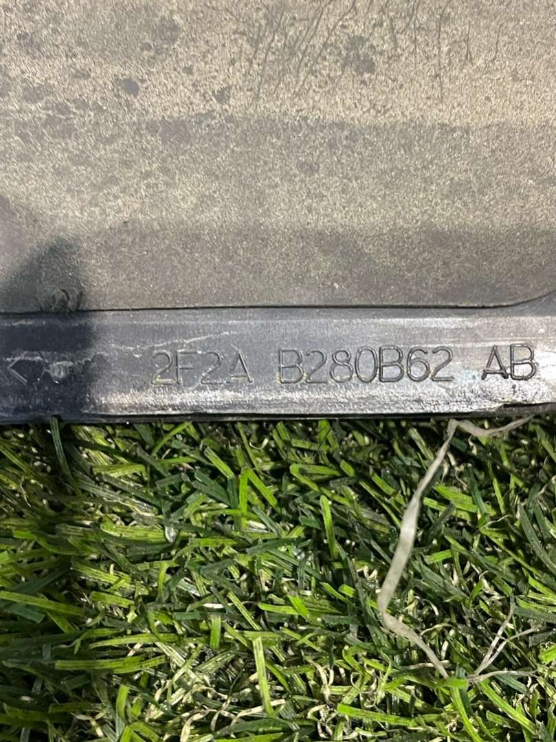 2F2AB280B62AB Решетка вентиляции кузова  Tesla Model 2022г. | Фото № 2  2F2AB280B62AB Решетка вентиляции кузова  Tesla Model 2022г. - Фото 2