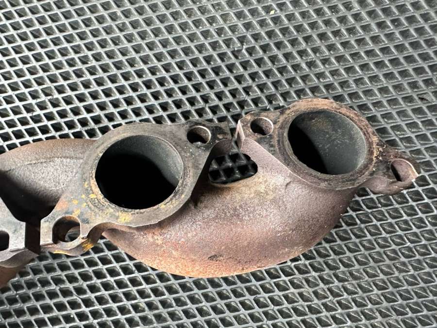 8W93-9431-BB Выпускной коллектор  Jaguar XF X250 2009г. | Фото № 5  8W93-9431-BB Выпускной коллектор  Jaguar XF X250 2009г. - Фото 5