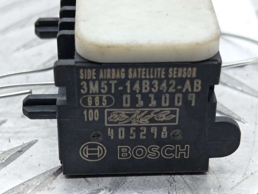 3M5T-14B342-AB Датчик удара Ford Mondeo 4 (2006-2014) Хетчбэк 5дв. 2010г. | Фото № 3 3M5T-14B342-AB Датчик удара Ford Mondeo 4 (2006-2014) Хетчбэк 5дв. 2010г. - Фото 3