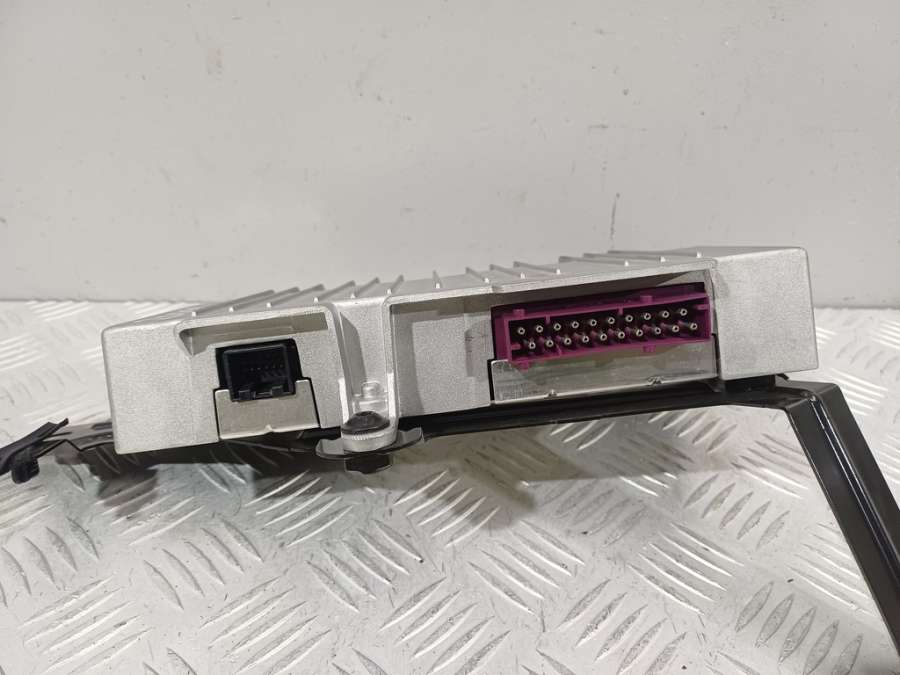 95B035223 Усилитель музыкальный  Porsche Macan 0000г. | Фото № 5  95B035223 Усилитель музыкальный  Porsche Macan 0000г. - Фото 5