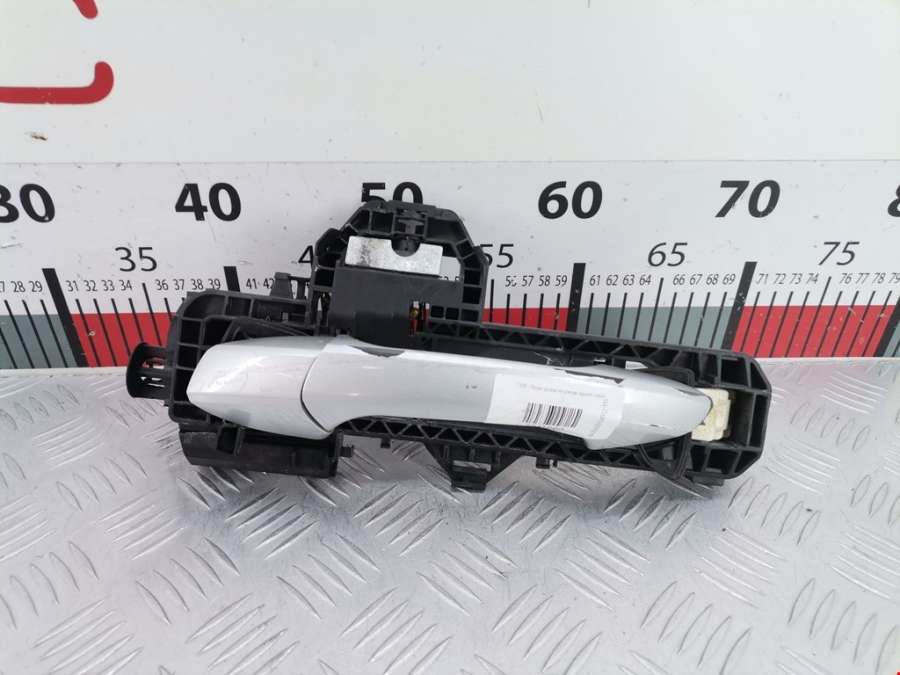 A2047600734 Ручка двери наружная задняя левая Mercedes C-Class (W204) (2006-2015) Универсал 2009г. | Фото № 1 A2047600734 Ручка двери наружная задняя левая Mercedes C-Class (W204) (2006-2015) Универсал 2009г. - Фото 1