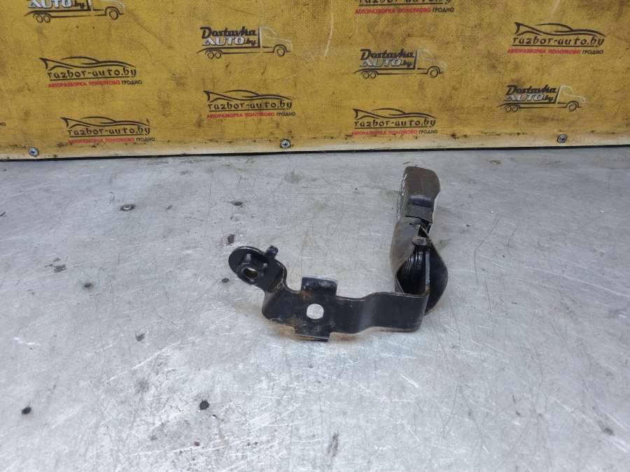 Замок ремня безопасности Toyota Avensis Хэтчбэк 5 дв. 2004г. | Фото № 1 Замок ремня безопасности Toyota Avensis Хэтчбэк 5 дв. 2004г. - Фото 1