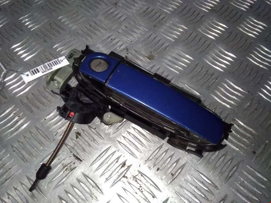 Ручка двери наружная передняя правая Audi A4 B6 (2000-2006) Универсал 2003г. | Фото № 1 Ручка двери наружная передняя правая Audi A4 B6 (2000-2006) Универсал 2003г. - Фото 1