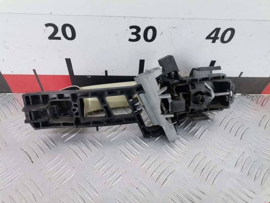 Ручка двери наружная задняя правая Ford Fiesta 6 (2008-2019) Хетчбэк 5дв. 2010г. | Фото № 3 Ручка двери наружная задняя правая Ford Fiesta 6 (2008-2019) Хетчбэк 5дв. 2010г. - Фото 3