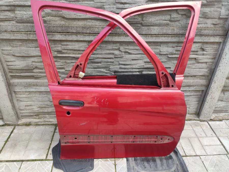 Дверь передняя правая Citroen Xsara Picasso 2001г. | Фото № 1 Дверь передняя правая Citroen Xsara Picasso 2001г. - Фото 1