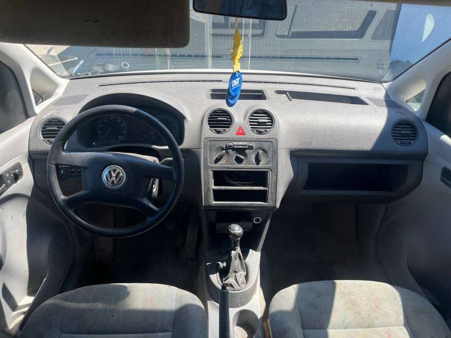 2K0853536 Молдинг двери задней правой  Volkswagen Caddy 2004г. | Фото № 10  2K0853536 Молдинг двери задней правой  Volkswagen Caddy 2004г. - Фото 10