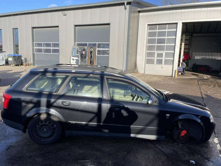 Рычаг передний правый Audi A4 B6 (2000-2006) Универсал 2002г. | Фото № 10 Рычаг передний правый Audi A4 B6 (2000-2006) Универсал 2002г. - Фото 10