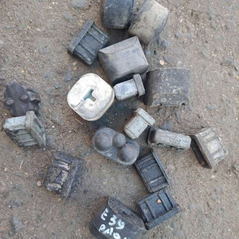 Крепление кассеты радиаторов BMW 5 E39 2000г. | Фото № 2 Крепление кассеты радиаторов BMW 5 E39 2000г. - Фото 2