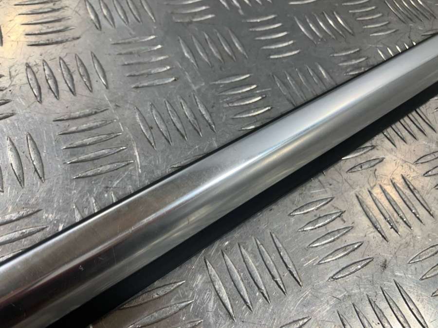 Молдинг двери передней левой  Mercedes-Benz S W221 2009г. | Фото № 5   Молдинг двери передней левой  Mercedes-Benz S W221 2009г. - Фото 5