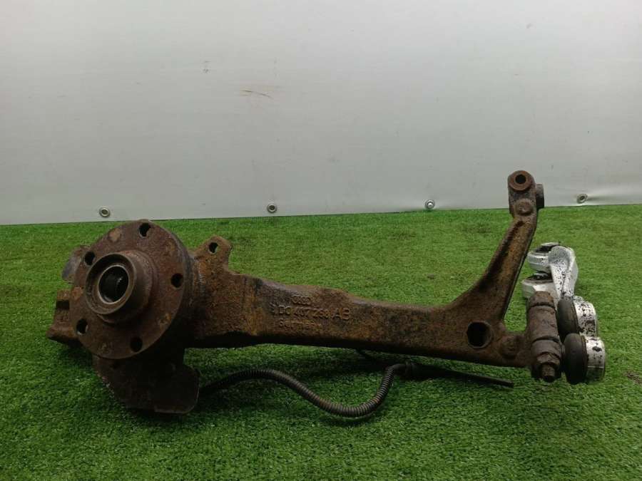 3D04072578AB Кулак поворотный передний правый  Audi A6 C5 (S6,RS6) 1999г. | Фото № 10  3D04072578AB Кулак поворотный передний правый  Audi A6 C5 (S6,RS6) 1999г. - Фото 10