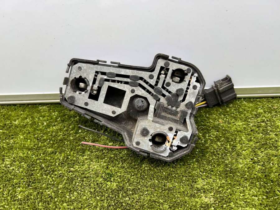 7M0945258A  Плата фонаря заднего правого   Volkswagen Sharan I 2010г. | Фото № 5  7M0945258A  Плата фонаря заднего правого   Volkswagen Sharan I 2010г. - Фото 5