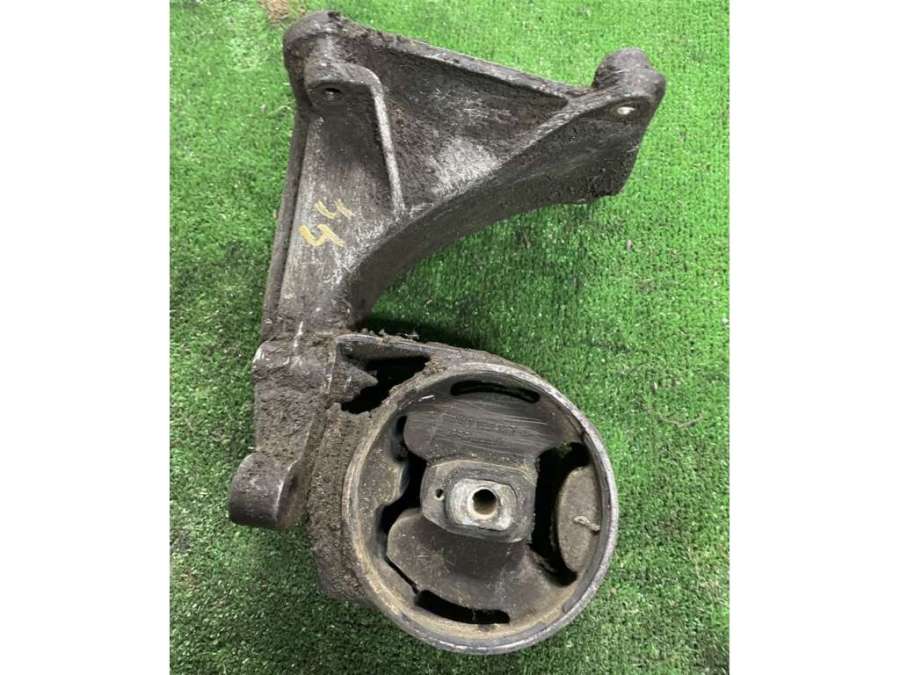 191199262A Подушка крепления двигателя  Volkswagen Passat 1991г. | Фото № 1  191199262A Подушка крепления двигателя  Volkswagen Passat 1991г. - Фото 1