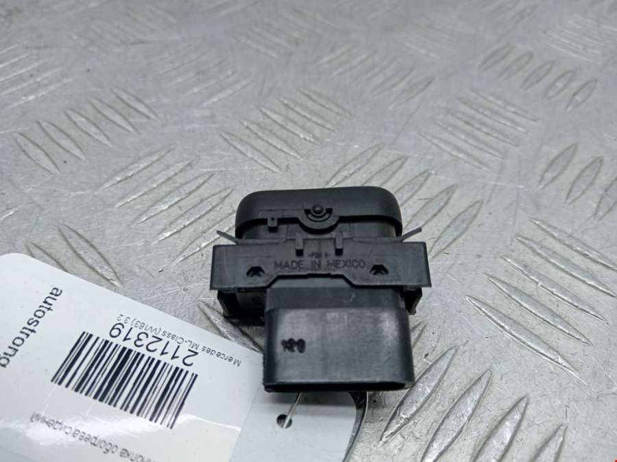 03100620 Кнопка подогрева (обогрева) сидений Mercedes ML-Class (W163) (1997-2005) Внедорожник 5дв. 2000г. | Фото № 2 03100620 Кнопка подогрева (обогрева) сидений Mercedes ML-Class (W163) (1997-2005) Внедорожник 5дв. 2000г. - Фото 2