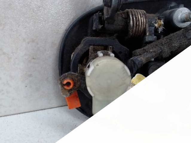 Личинка замка боковой двери,лево,перед Chrysler Voyager (1996 - 2000) Минивен 1997г. | Фото № 2 Личинка замка боковой двери,лево,перед Chrysler Voyager (1996 - 2000) Минивен 1997г. - Фото 2