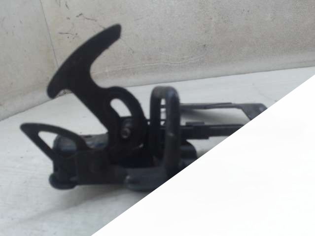 Замок капота,перед Audi A6 (C5) (1997 - 2004) Универсал 2003г. | Фото № 1 Замок капота,перед Audi A6 (C5) (1997 - 2004) Универсал 2003г. - Фото 1