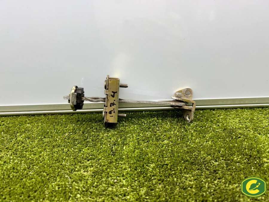 A9017200716 Ограничитель открывания двери  Mercedes Sprinter 2006г. | Фото № 4  A9017200716 Ограничитель открывания двери  Mercedes Sprinter 2006г. - Фото 4