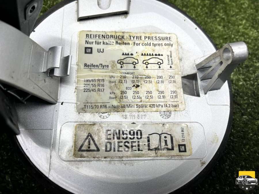 13111597 Лючок топливного бака  Opel Astra 2005г. | Фото № 4  13111597 Лючок топливного бака  Opel Astra 2005г. - Фото 4