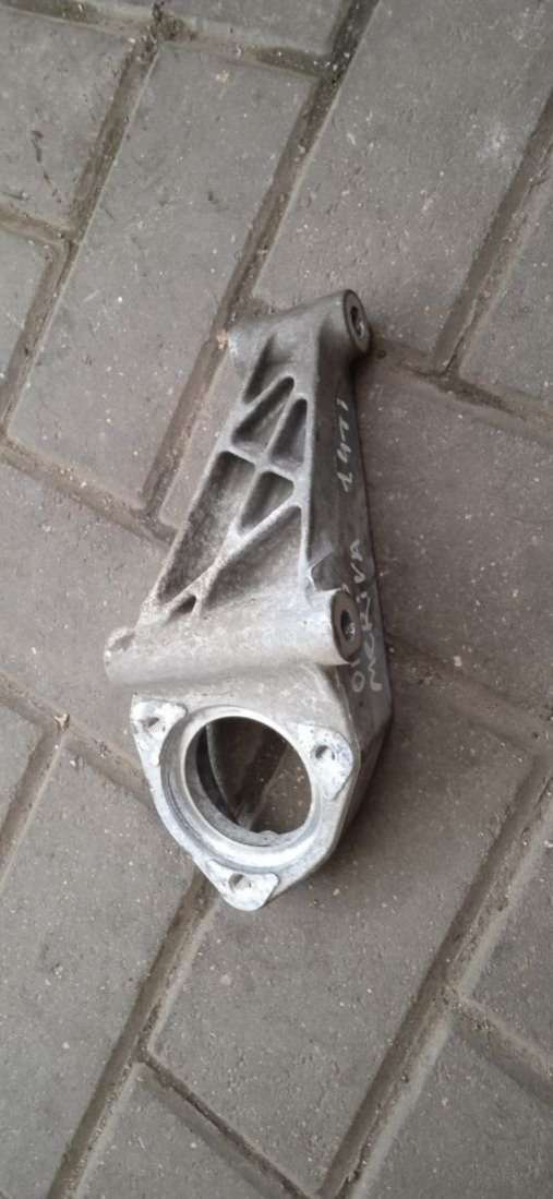 13248689 Кронштейн полуоси Opel Meriva 2 2012г. | Фото № 1 13248689 Кронштейн полуоси Opel Meriva 2 2012г. - Фото 1