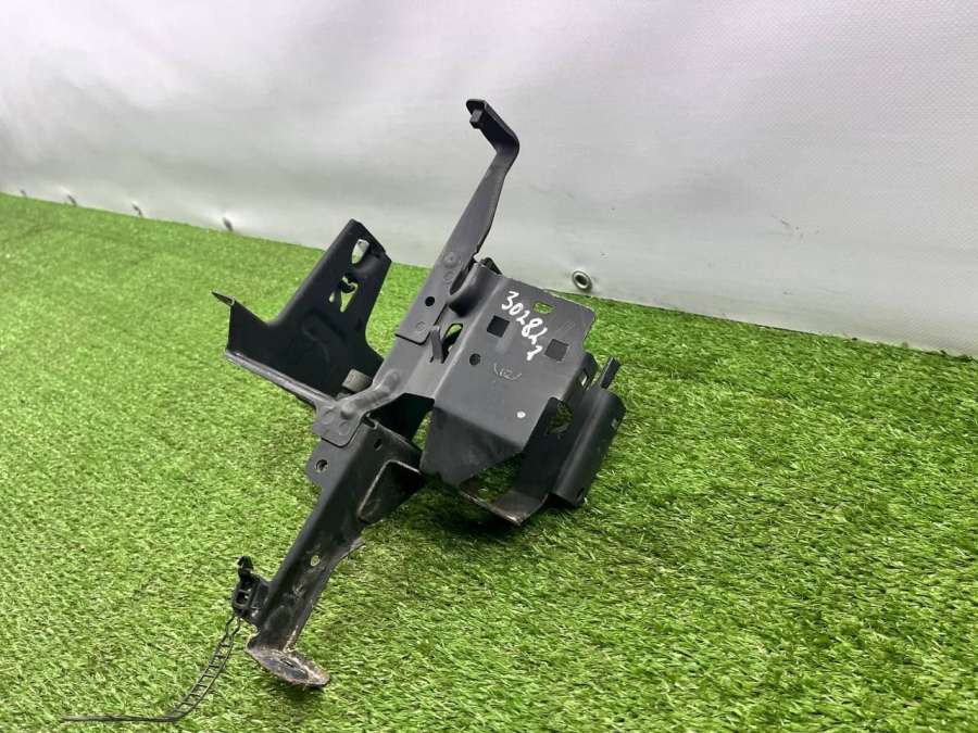 4B0614119AA Кронштейн (крепление)  Volkswagen Passat B5 2003г. | Фото № 2  4B0614119AA Кронштейн (крепление)  Volkswagen Passat B5 2003г. - Фото 2