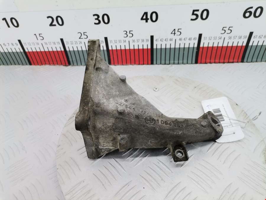 1094652 Кронштейн (крепление лапа) двигателя BMW 3-Series (E46) (1998-2007) Седан 1999г. | Фото № 1 1094652 Кронштейн (крепление лапа) двигателя BMW 3-Series (E46) (1998-2007) Седан 1999г. - Фото 1