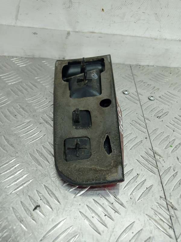 Фонарь крышки багажника левый  Fiat Punto 2 2005г. | Фото № 6   Фонарь крышки багажника левый  Fiat Punto 2 2005г. - Фото 6