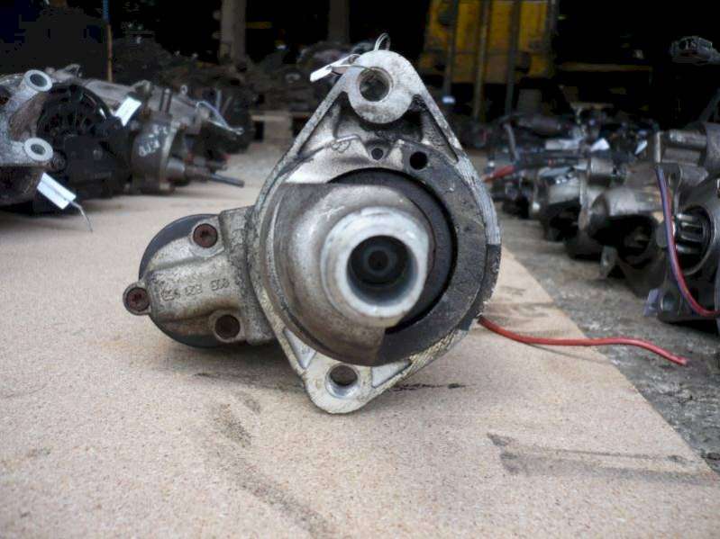 Стартер Volkswagen Passat B5 2001г. | Фото № 1 Стартер Volkswagen Passat B5 2001г. - Фото 1