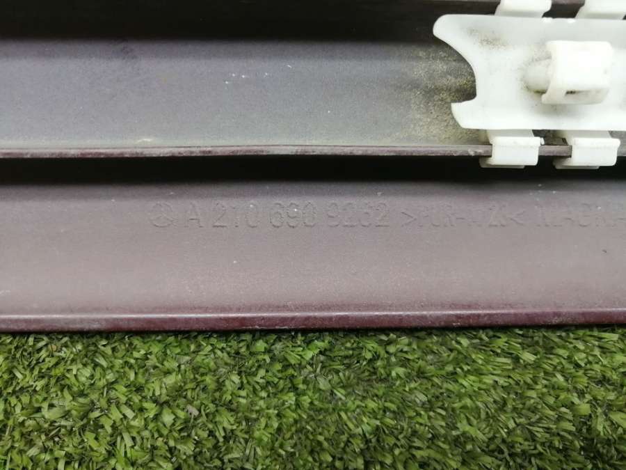 A2106909262  Молдинг двери задний правый   Mercedes-Benz E-class W210 2001г. | Фото № 6  A2106909262  Молдинг двери задний правый   Mercedes-Benz E-class W210 2001г. - Фото 6