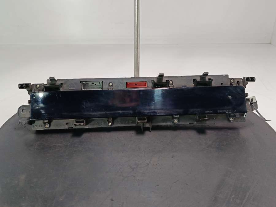 8200461294H Щиток приборов (приборная панель) Renault Scenic 2005г. | Фото № 1 8200461294H Щиток приборов (приборная панель) Renault Scenic 2005г. - Фото 1