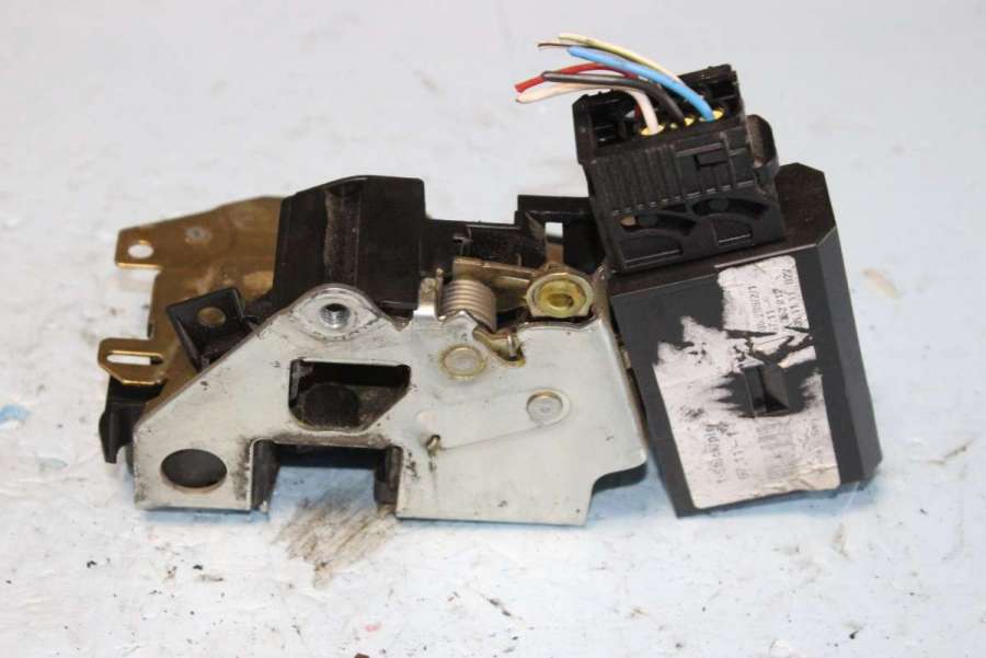 6L6827573 Замок двери передней правой BMW 3 E36 1997г. | Фото № 2 6L6827573 Замок двери передней правой BMW 3 E36 1997г. - Фото 2