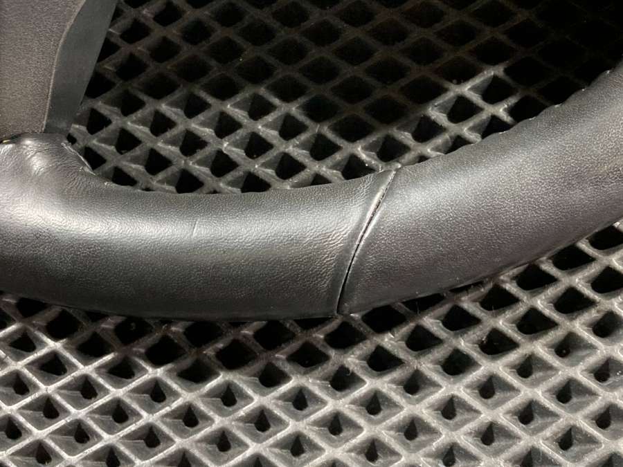 GX733F563QDT4A2553AAMT4A2553PVJ Руль  Jaguar F-Pace  2017г. | Фото № 12  GX733F563QDT4A2553AAMT4A2553PVJ Руль  Jaguar F-Pace  2017г. - Фото 12