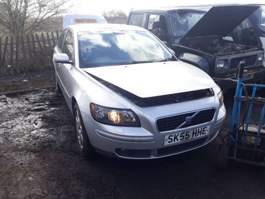 Клапан ЕГР EGR Volvo S40 2 (2004-2012) Седан 2005г. | Фото № 8 Клапан ЕГР EGR Volvo S40 2 (2004-2012) Седан 2005г. - Фото 8