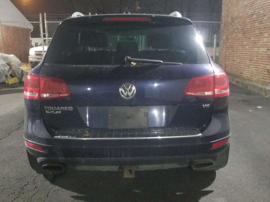 7P1927225 Кнопка ручного тормоза  Volkswagen Touareg 2 (2010-2018) Внедорожник 2012г. | Фото № 18  7P1927225 Кнопка ручного тормоза  Volkswagen Touareg 2 (2010-2018) Внедорожник 2012г. - Фото 18