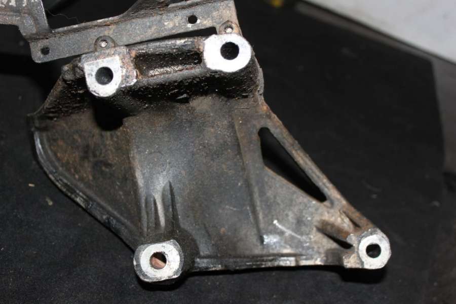 070199307A Кронштейн двигателя Volkswagen Touareg 1 2004г. | Фото № 1 070199307A Кронштейн двигателя Volkswagen Touareg 1 2004г. - Фото 1