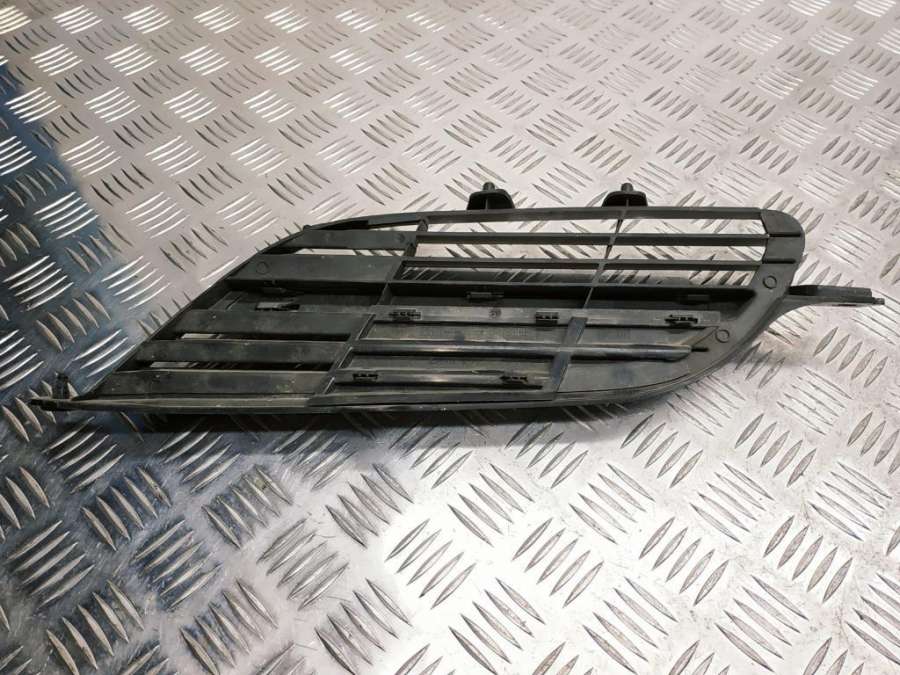 62320BU0062322BU000 Решетка радиатора правая Nissan Almera Tino V10 V10 2005г. | Фото № 2 62320BU0062322BU000 Решетка радиатора правая Nissan Almera Tino V10 V10 2005г. - Фото 2