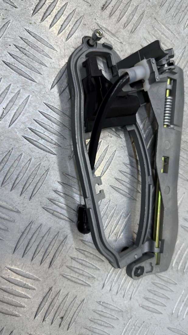 51218243616 Скелет ручки наружной передней правой BMW X5 E53 2005г. | Фото № 9 51218243616 Скелет ручки наружной передней правой BMW X5 E53 2005г. - Фото 9