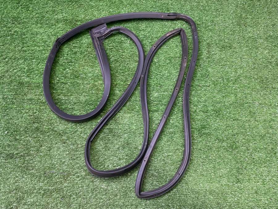 6787148030 Уплотнитель двери задней правой Lexus RX 2 2007г. | Фото № 3 6787148030 Уплотнитель двери задней правой Lexus RX 2 2007г. - Фото 3