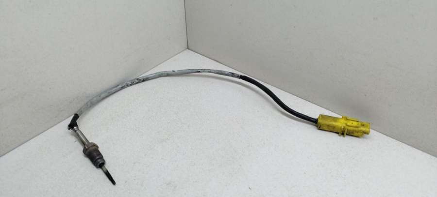 Датчик температуры в выпускном коллекторе Renault Scenic 2 2005г. | Фото № 1 Датчик температуры в выпускном коллекторе Renault Scenic 2 2005г. - Фото 1