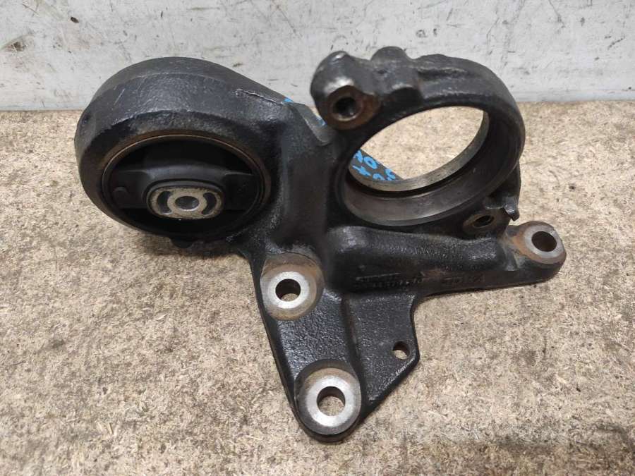 Кронштейн полуоси Peugeot 407 2008г. | Фото № 1 Кронштейн полуоси Peugeot 407 2008г. - Фото 1