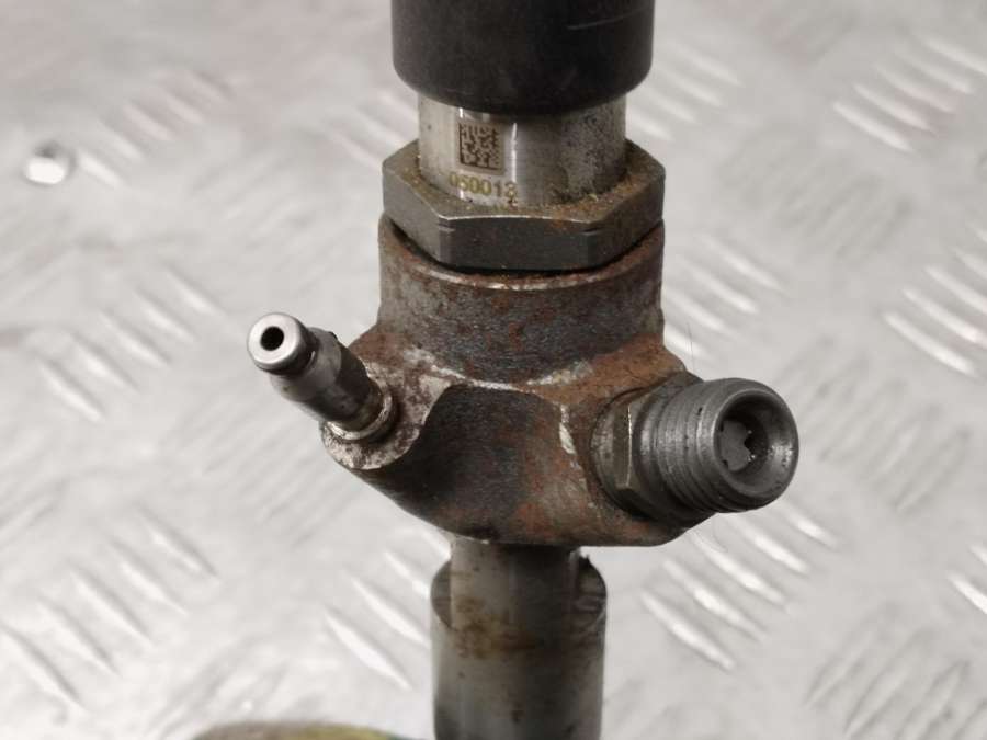 8201100113166006212R Форсунка Renault Scenic 2014г. | Фото № 4 8201100113166006212R Форсунка Renault Scenic 2014г. - Фото 4