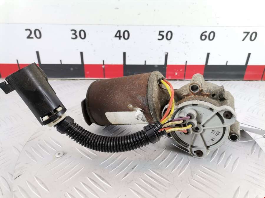 Сервопривод (электропривод моторчик привода) раздаточной коробки Mercedes ML-Class (W163) (1997-2005) Внедорожник 5дв. 2000г. | Фото № 3 Сервопривод (электропривод моторчик привода) раздаточной коробки Mercedes ML-Class (W163) (1997-2005) Внедорожник 5дв. 2000г. - Фото 3