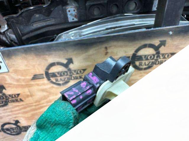 30798030 Датчик удара Volvo V70 2015г. | Фото № 3 30798030 Датчик удара Volvo V70 2015г. - Фото 3