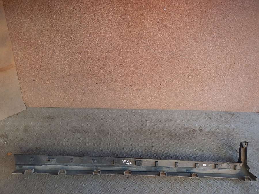 CV44S10154AC Накладка порога наружная правая  Ford Kuga 0000г. | Фото № 5  CV44S10154AC Накладка порога наружная правая  Ford Kuga 0000г. - Фото 5