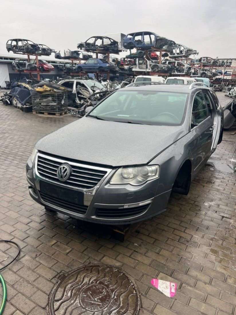3C0927117 Кнопка антипробуксовочной системы  Volkswagen Passat B6 2006г. | Фото № 9  3C0927117 Кнопка антипробуксовочной системы  Volkswagen Passat B6 2006г. - Фото 9