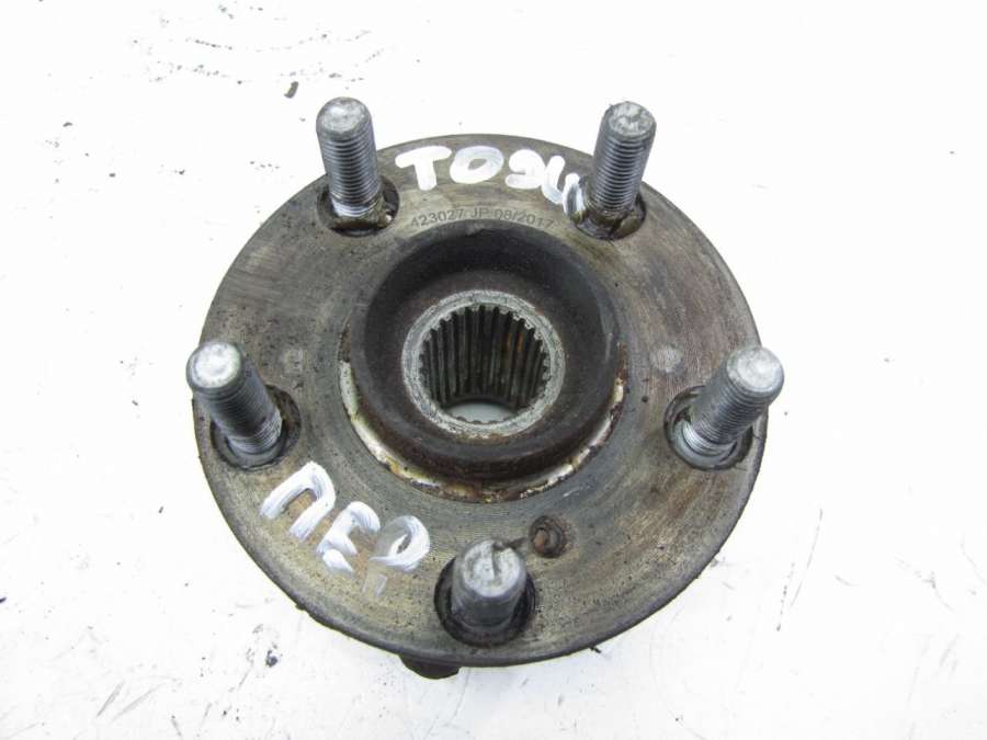 43550-47010 Ступица передняя  Toyota Prius 3 2009г. | Фото № 1  43550-47010 Ступица передняя  Toyota Prius 3 2009г. - Фото 1