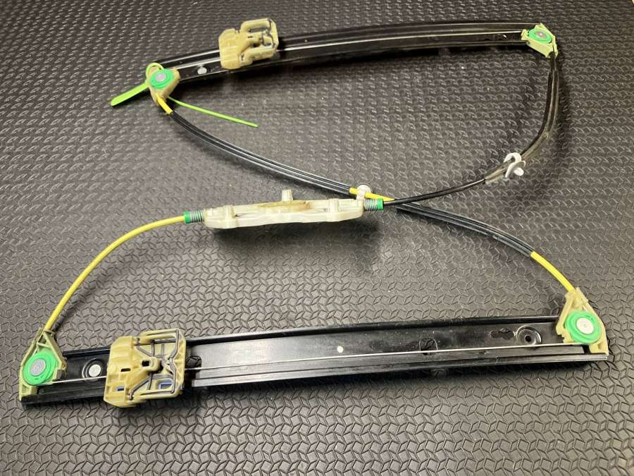 4H0837462A4H0837462B Стеклоподъемник передний правый  Audi A8 D4/4H 2010г. | Фото № 1  4H0837462A4H0837462B Стеклоподъемник передний правый  Audi A8 D4/4H 2010г. - Фото 1