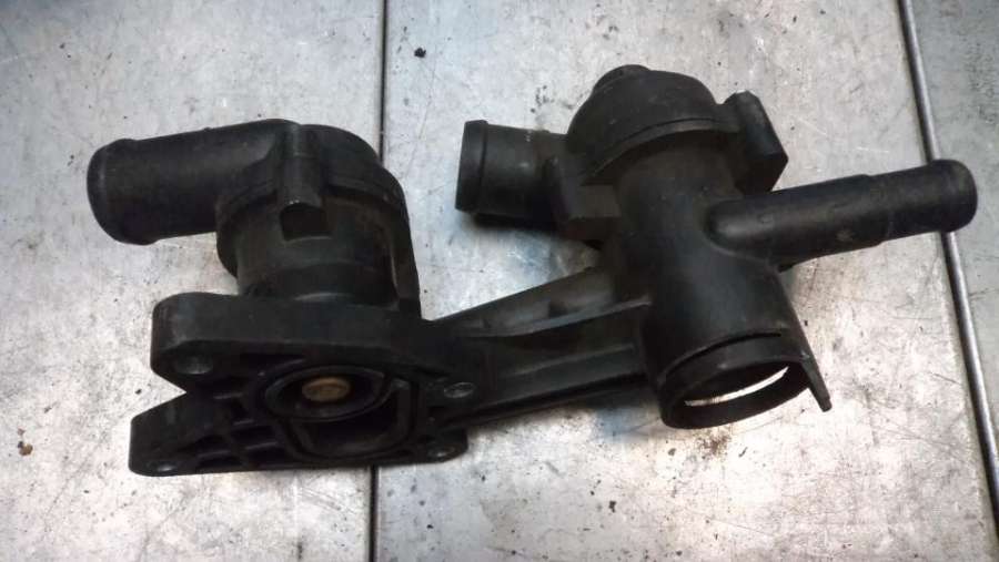 03C121025S 03C121111P Корпус термостата Volkswagen Golf 5 поколение 2009г. | Фото № 3 03C121025S 03C121111P Корпус термостата Volkswagen Golf 5 поколение 2009г. - Фото 3