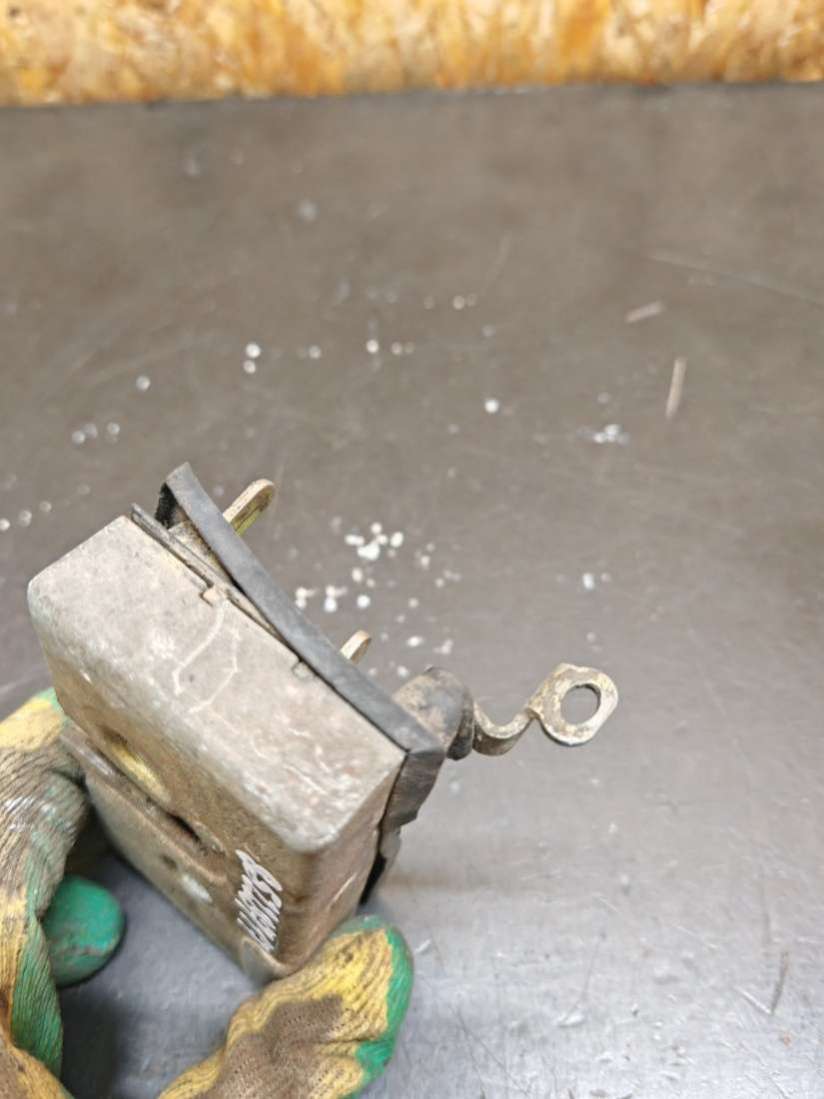 Замок двери передней правой Audi 80 B3 1990г. | Фото № 3 Замок двери передней правой Audi 80 B3 1990г. - Фото 3